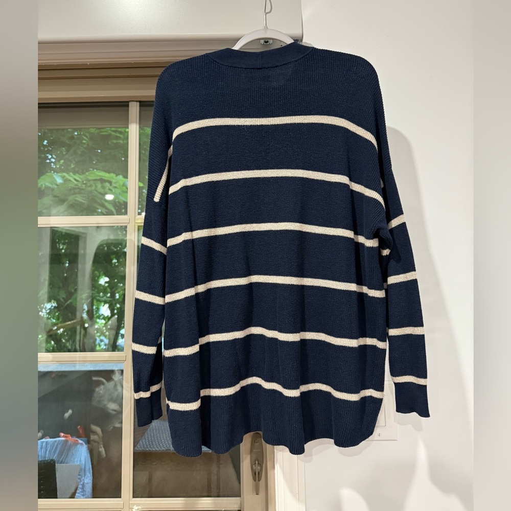 American Eagle Outfitters Blue and Cream Crew Neck Sweater